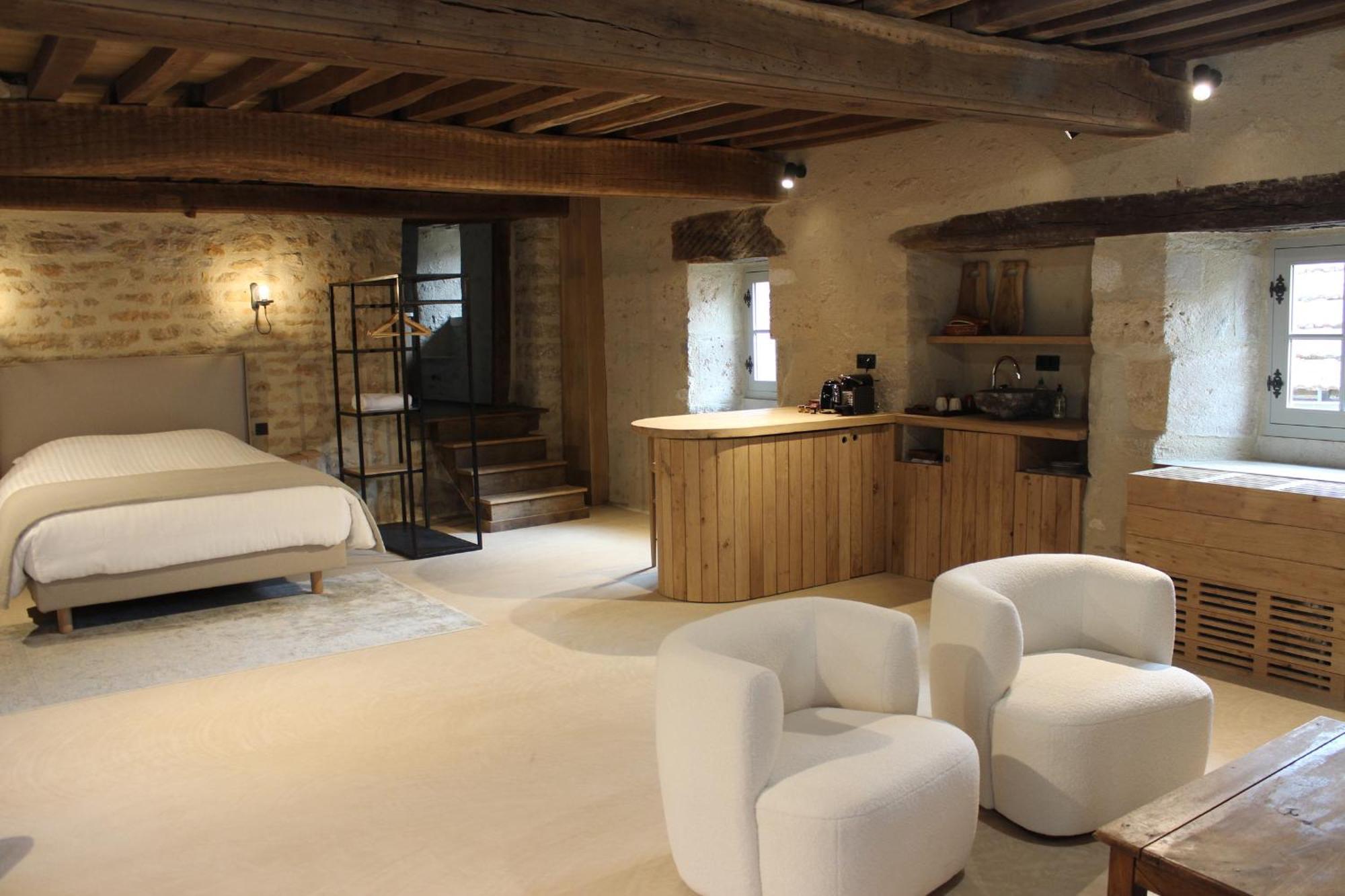 Chateauneuf Suites Екстериор снимка