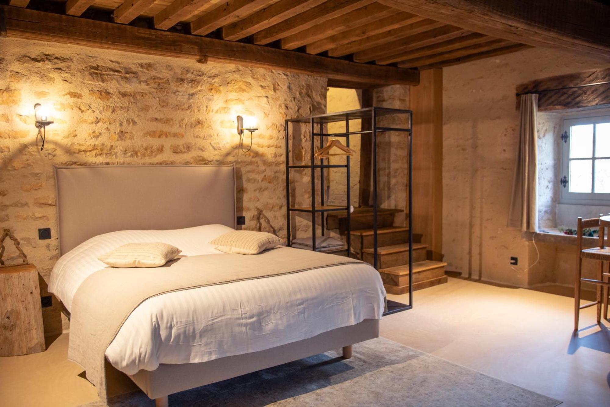 Chateauneuf Suites Екстериор снимка