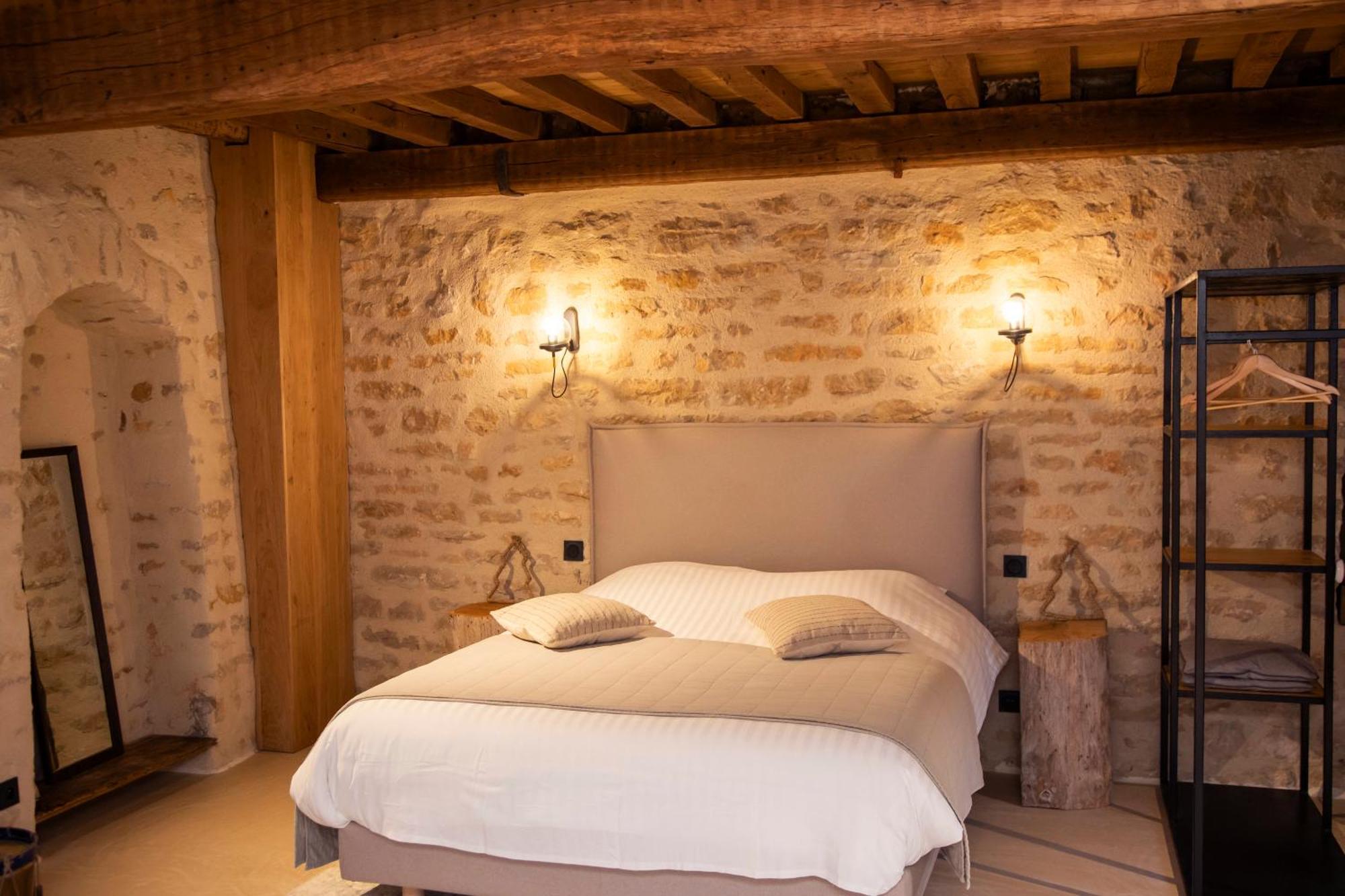 Chateauneuf Suites Екстериор снимка