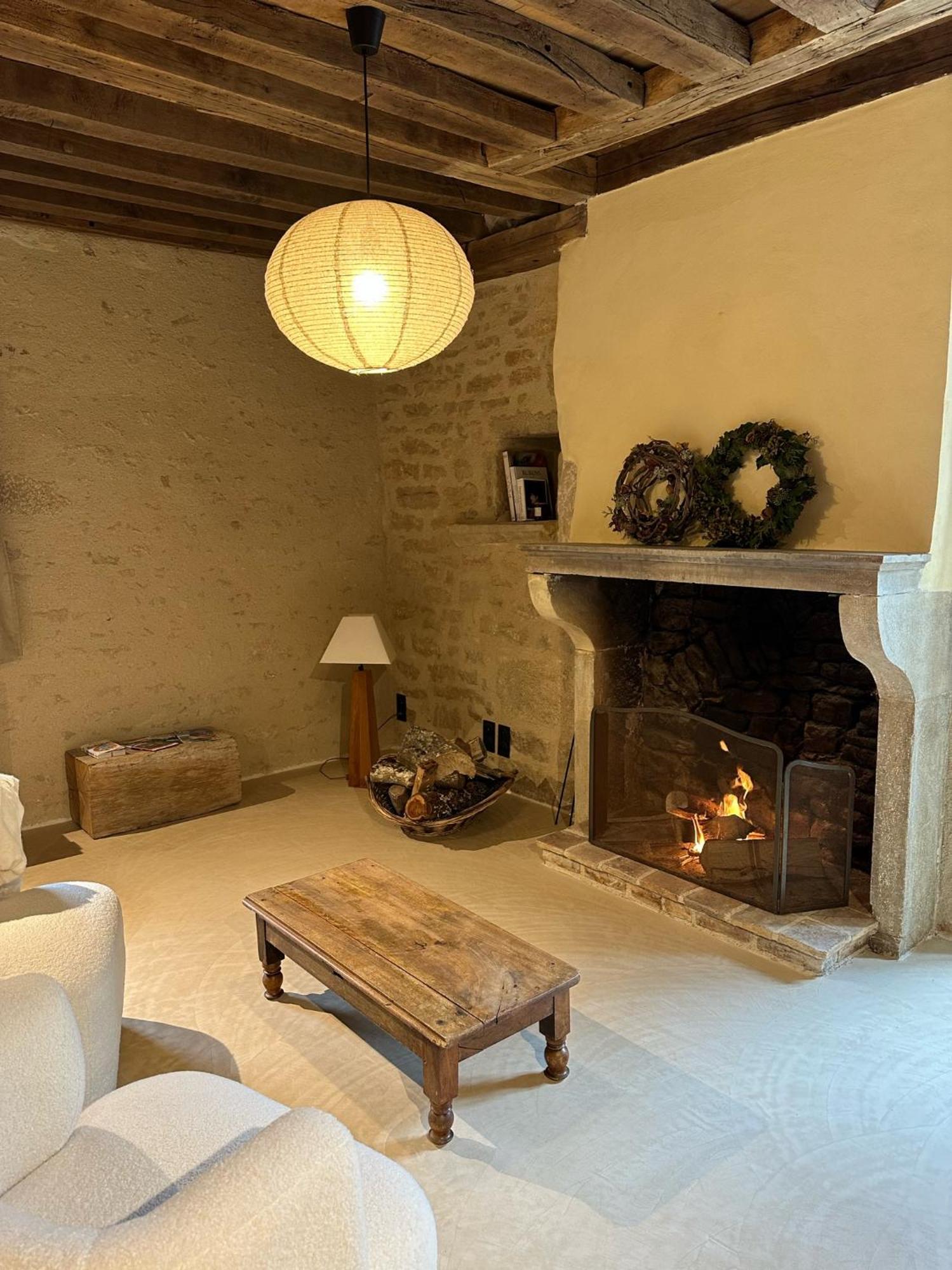 Chateauneuf Suites Екстериор снимка