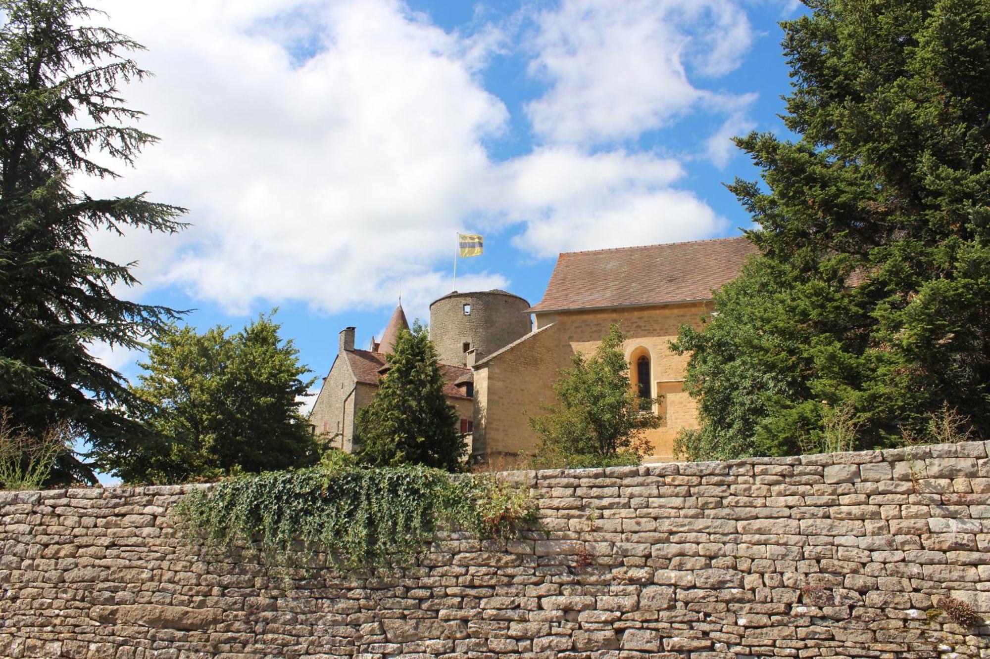Chateauneuf Suites Екстериор снимка