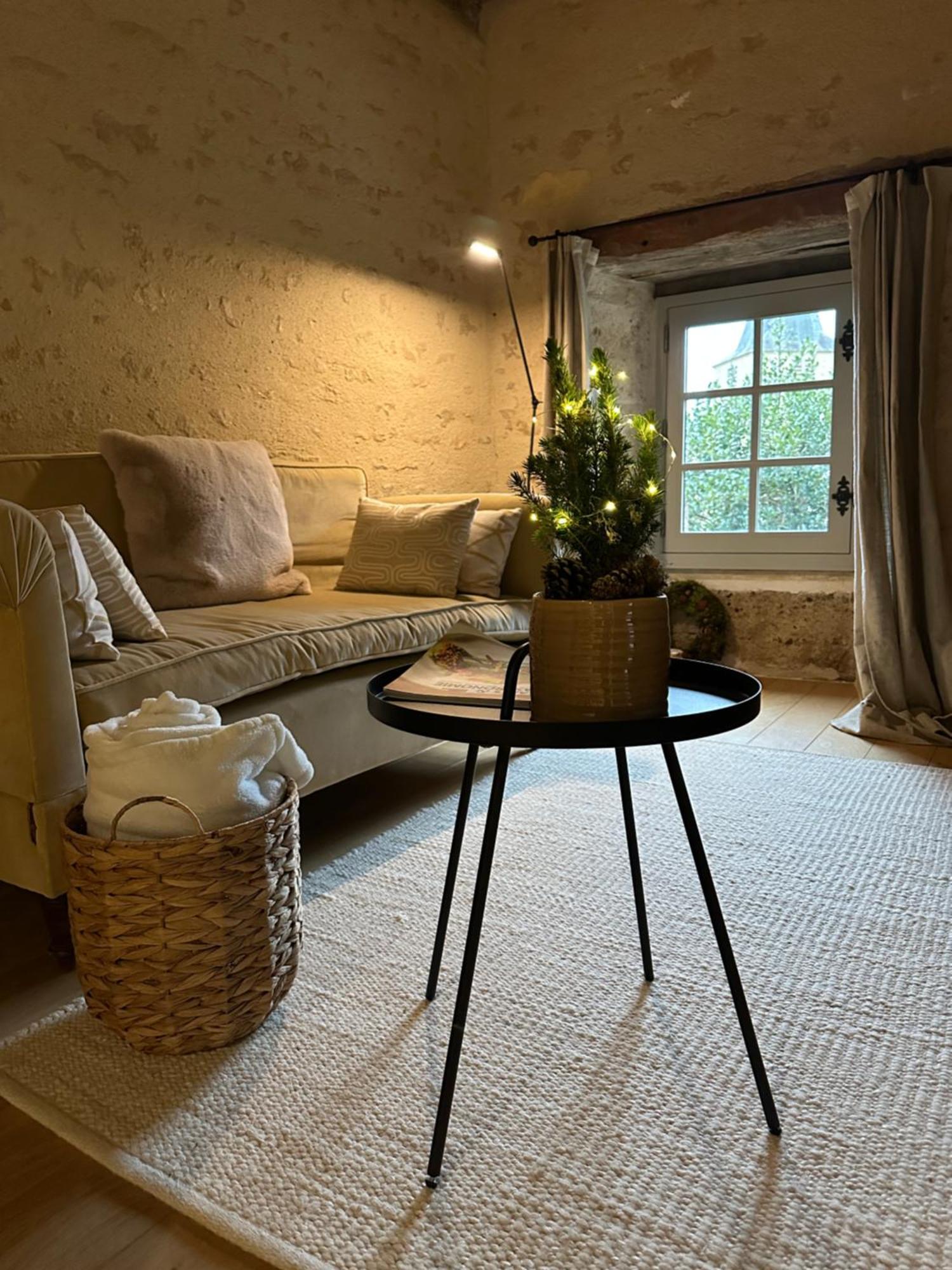 Chateauneuf Suites Екстериор снимка